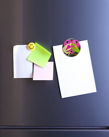 T4T Praying Mantis Pin or Magnet